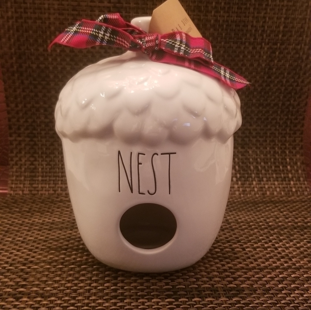 Rae Dunn "Nest" Round Acorn Ceramic Birdhouse. NWT